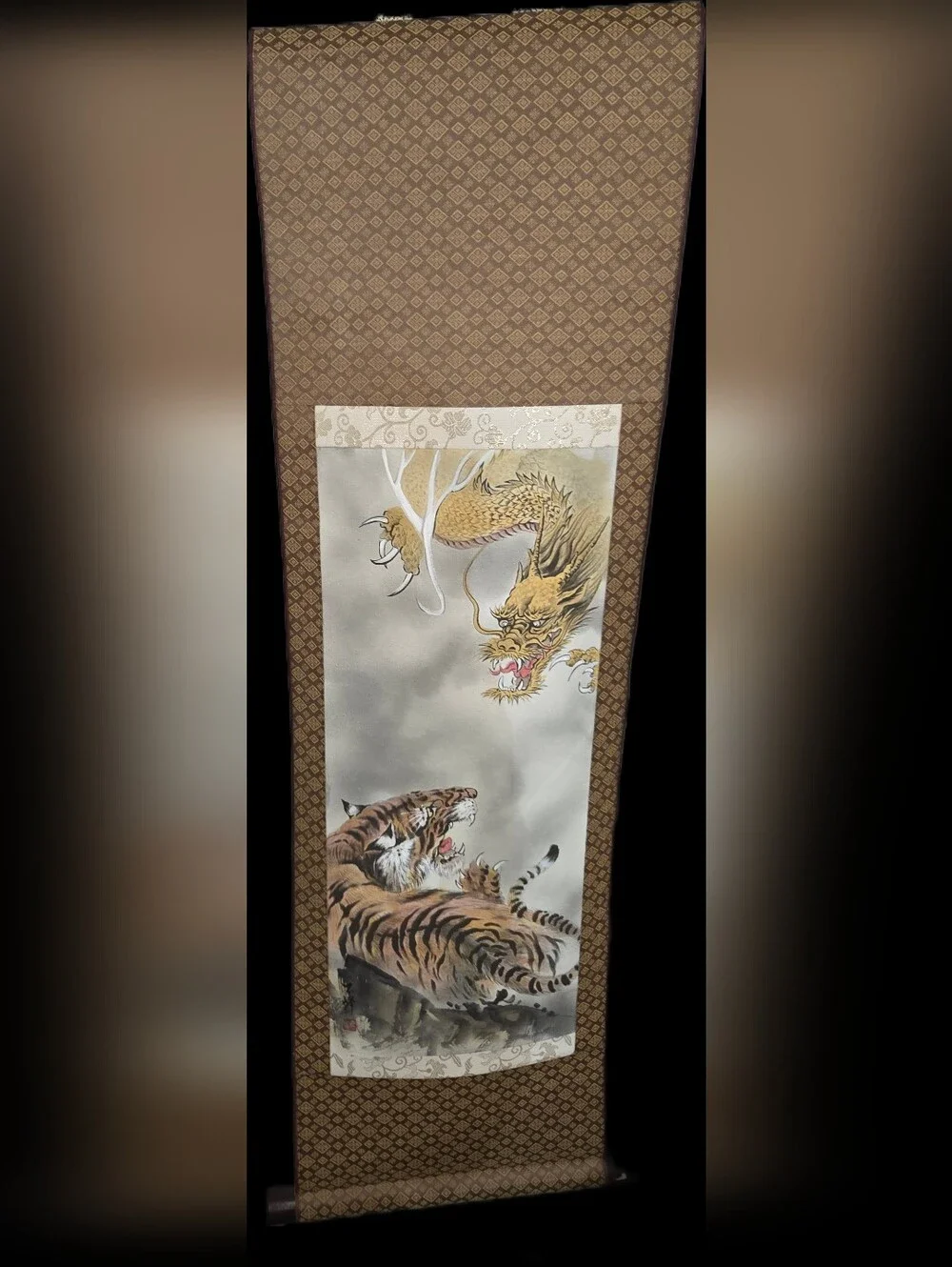 Kakejiku Hanging Scroll Artwork w/ Dragon & Tiger